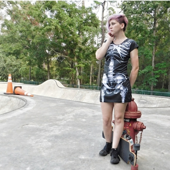 💀 Skeleton Dress 💀HALFWAY TO HALLOWEEN SALE! - Picture 6 of 13